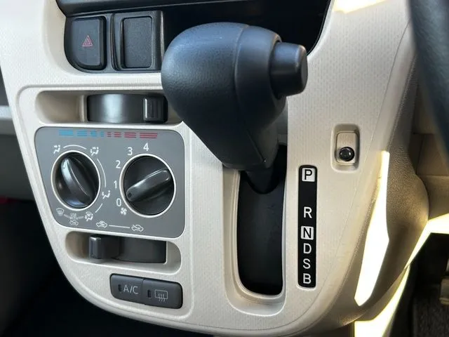 ムーヴ（ダイハツ）の車両写真