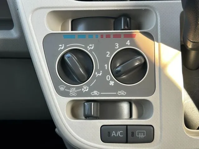 ムーヴ（ダイハツ）の車両写真