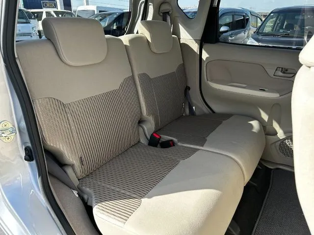 ムーヴ（ダイハツ）の車両写真