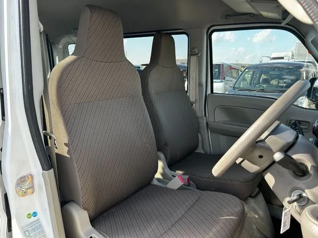 エブリイバン（スズキ）の車両写真