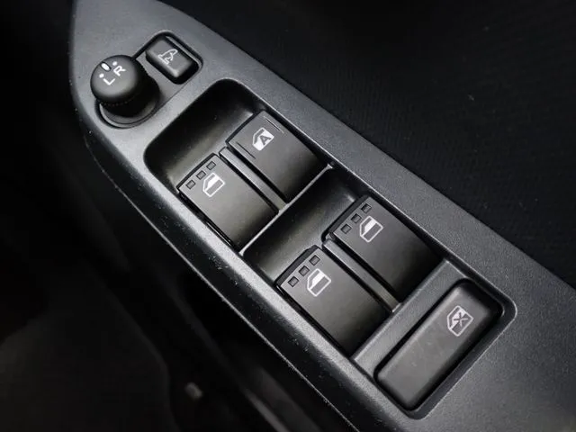 ミラ イース(ダイハツ)の車両写真