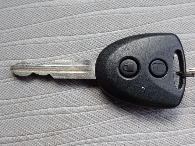 ミラ イース(ダイハツ)の車両写真