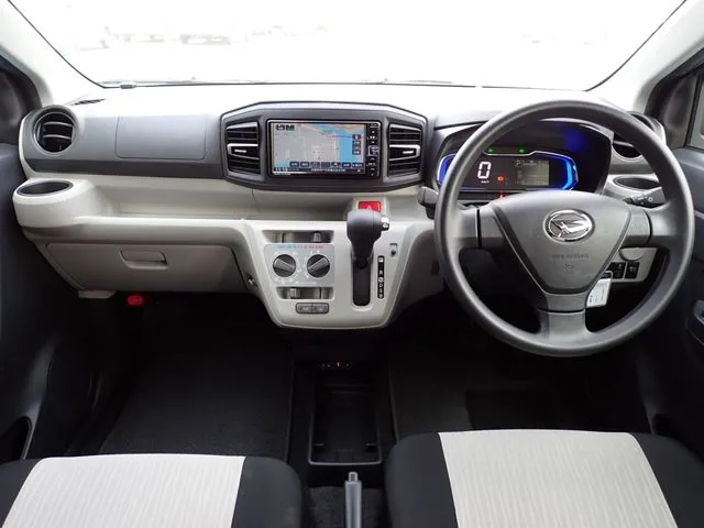 ミラ イース(ダイハツ)の車両写真