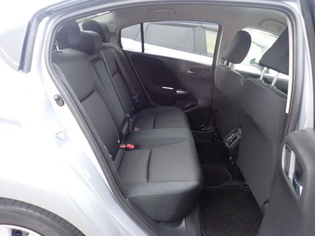 グレイス　ハイブリッド（ホンダ）の車両写真