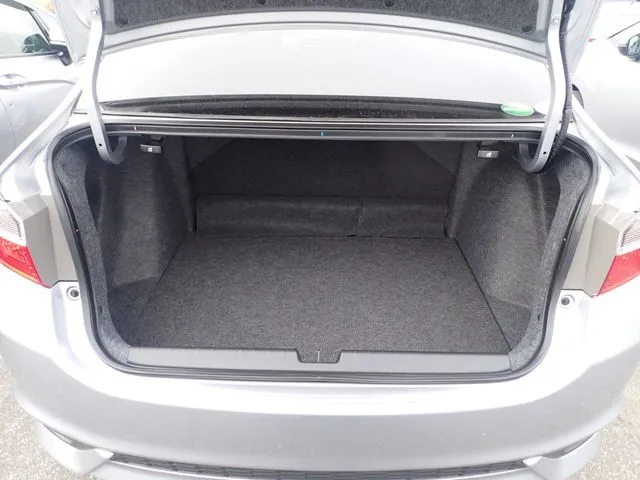 グレイス　ハイブリッド（ホンダ）の車両写真