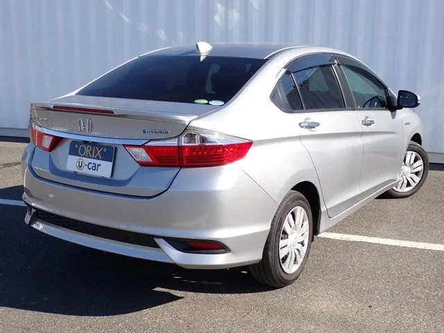 グレイス　ハイブリッド（ホンダ）の車両写真