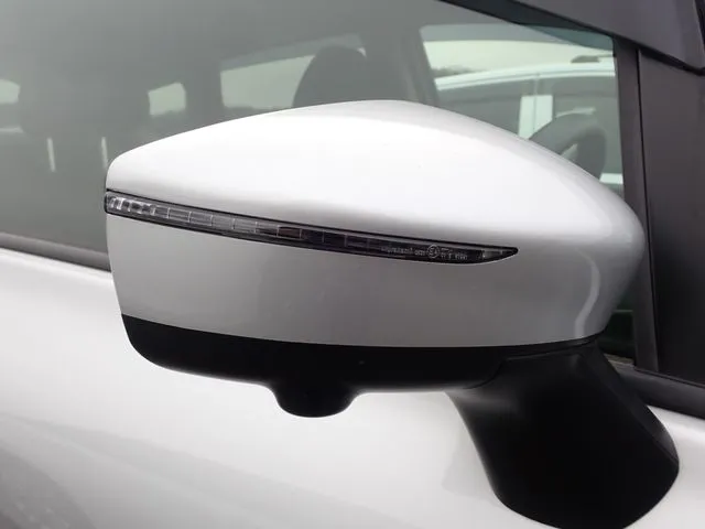 ノート（ニッサン）の車両写真