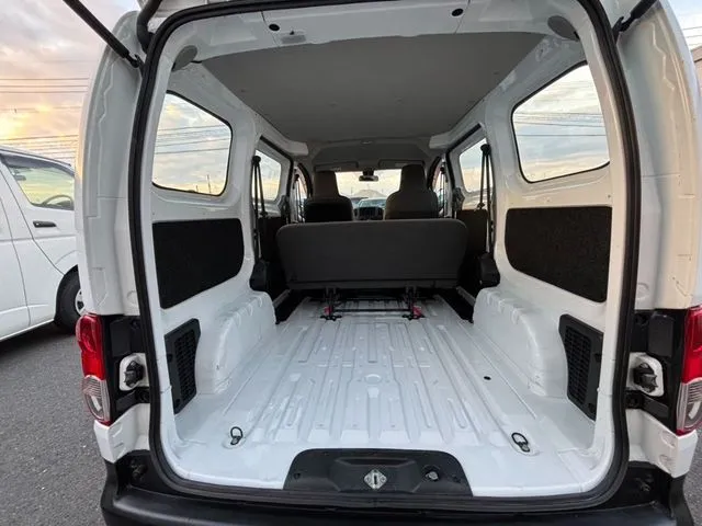 ＮＶ２００バネットバン（ニッサン）の車両写真