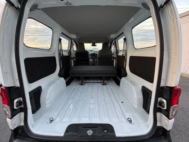 ＮＶ２００バネットバン（ニッサン）の車両写真