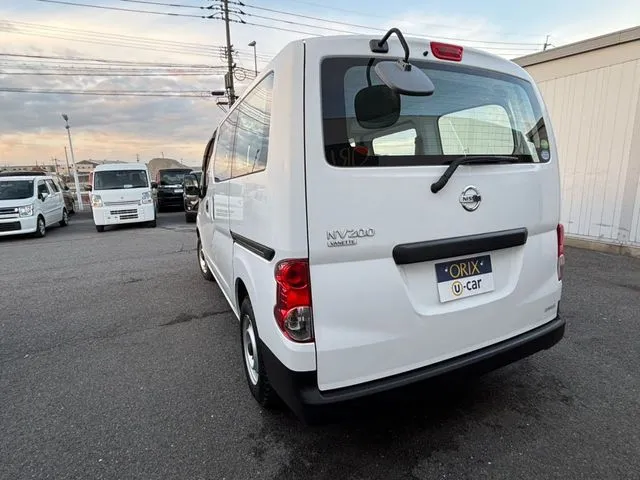 ＮＶ２００バネットバン（ニッサン）の車両写真