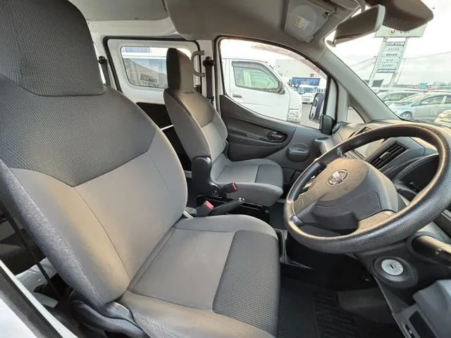 ＮＶ２００バネットバン（ニッサン）の車両写真