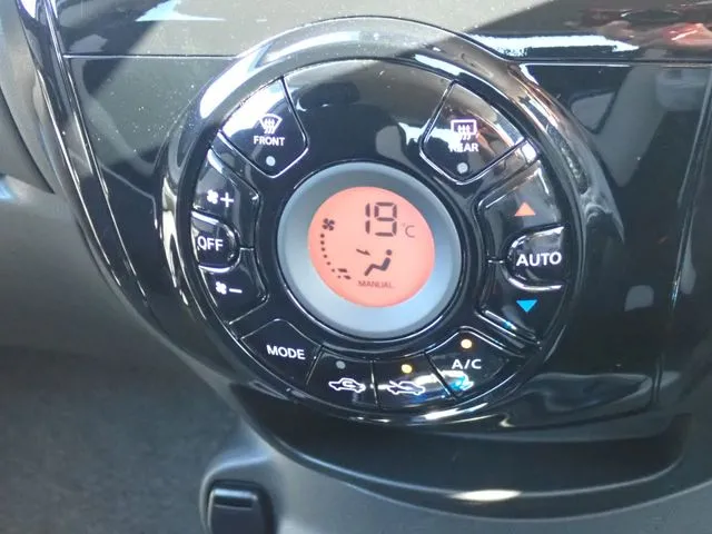 ノート（ニッサン）の車両写真