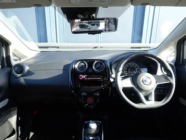 ノート（ニッサン）の車両写真