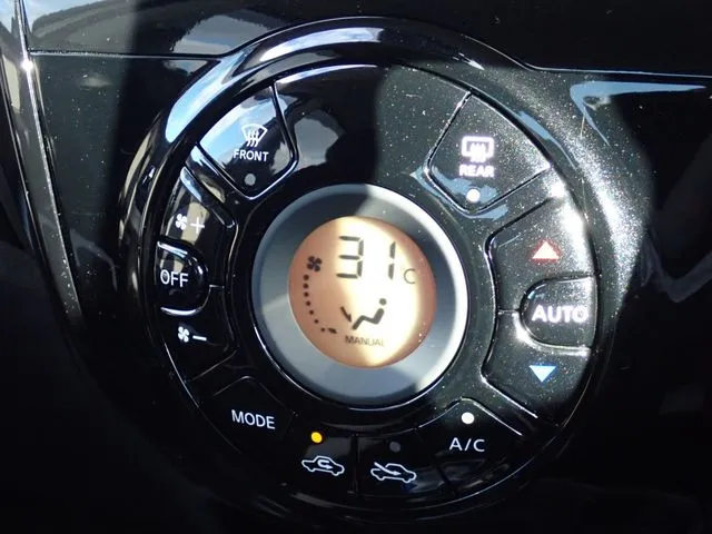 ノート(ニッサン)の車両写真