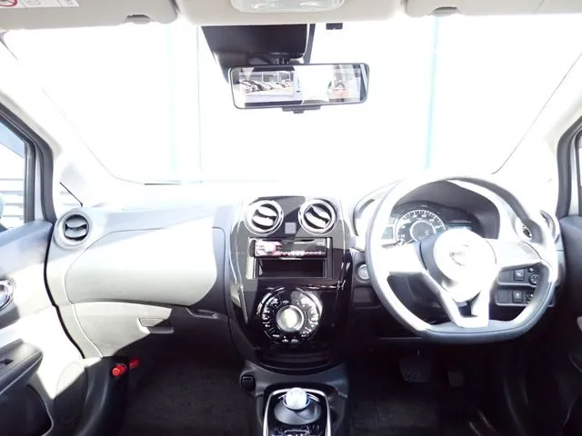 ノート(ニッサン)の車両写真