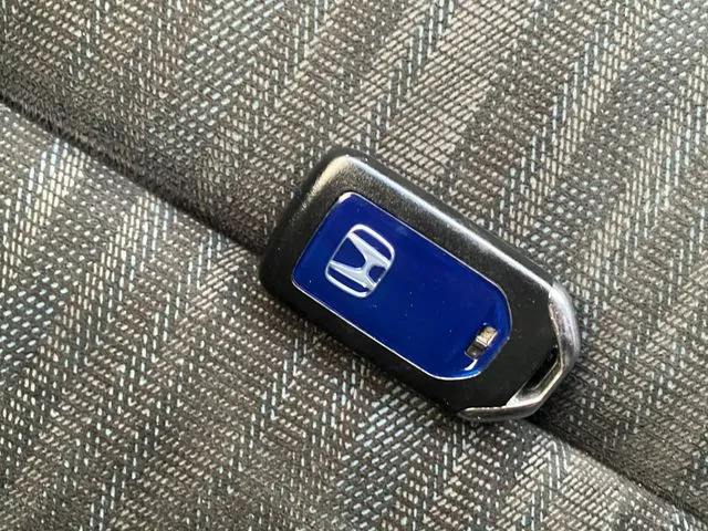 シャトル　ハイブリッド（ホンダ）の車両写真