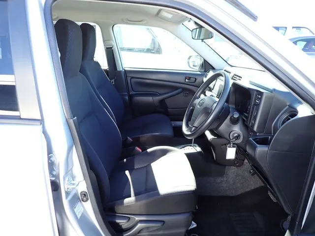 プロボックスバン　２ＷＤ（トヨタ）の車両写真