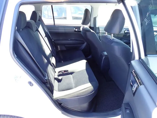 カローラフィールダー　ハイブリッド（トヨタ）の車両写真