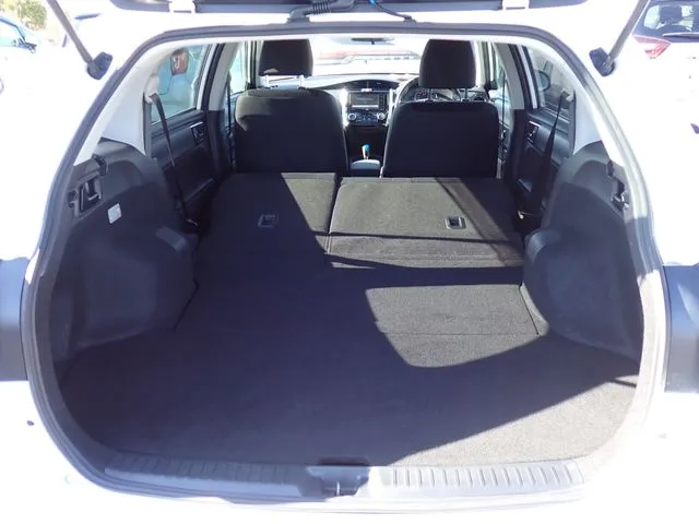 カローラフィールダー　ハイブリッド（トヨタ）の車両写真