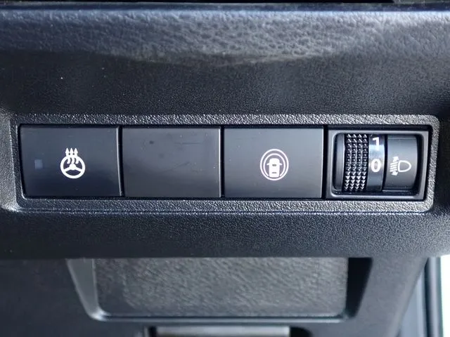 ニッサン　ノート　４ＷＤ