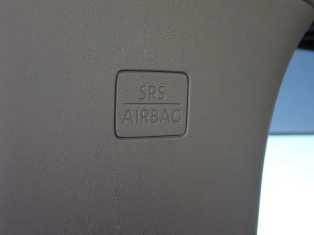 ニッサン　ノート　４ＷＤ