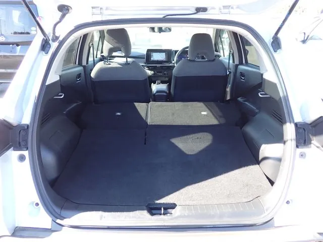 ニッサン　ノート　４ＷＤ