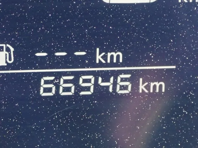 ニッサン　ノート　４ＷＤ