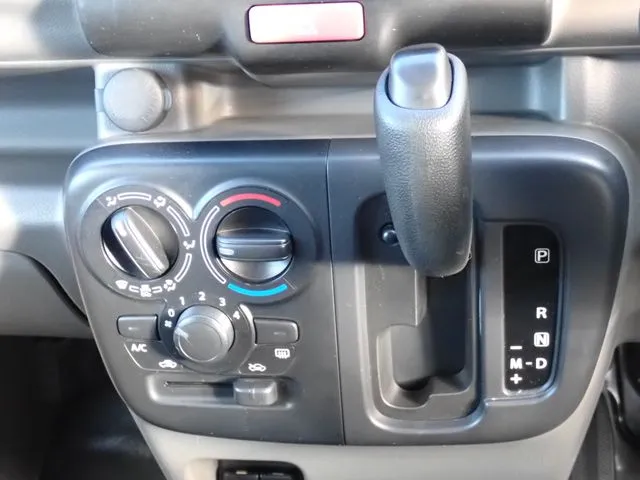 ＮＶ１００クリッパー（ニッサン）の車両写真