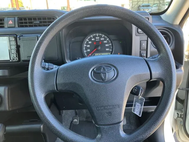 サクシードバン　４ＷＤ（トヨタ）の車両写真