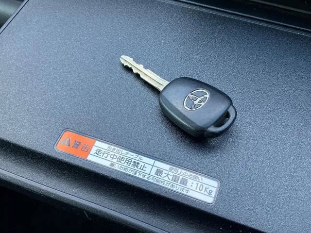 サクシードバン　４ＷＤ（トヨタ）の車両写真