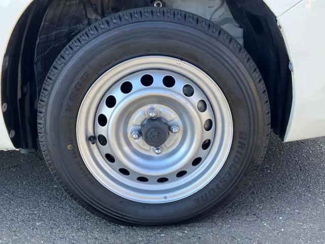 サクシードバン　４ＷＤ（トヨタ）の車両写真