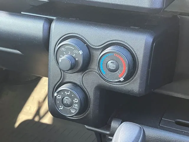 サクシードバン　４ＷＤ（トヨタ）の車両写真