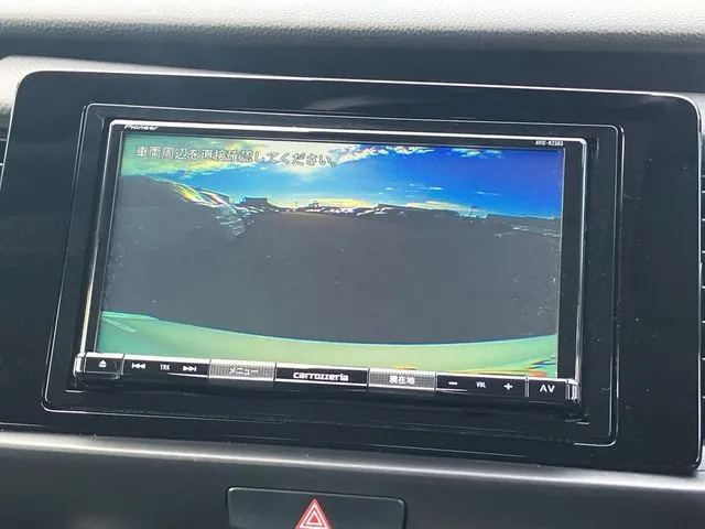 フィット　ｅ：ＨＥＶ　４ＷＤ（ホンダ）の車両写真