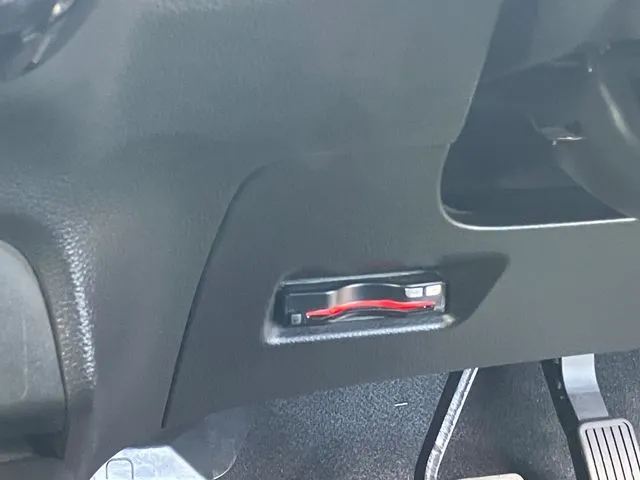 フィット　ｅ：ＨＥＶ　４ＷＤ（ホンダ）の車両写真