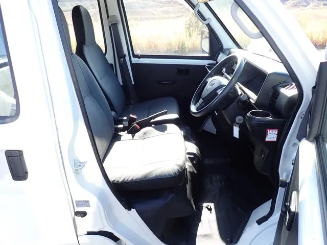 サンバーバン（スバル）の車両写真