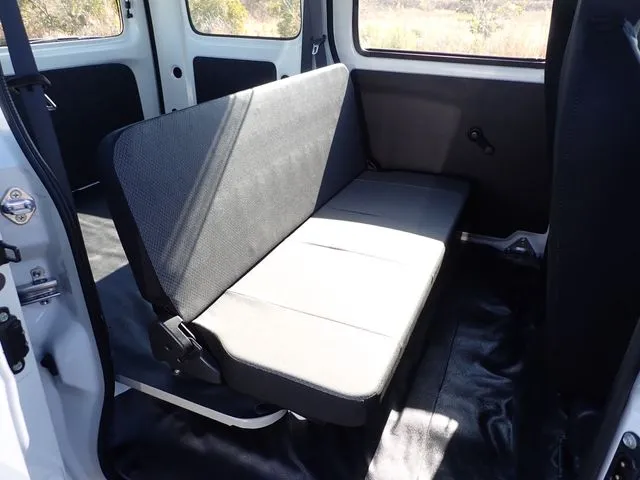 サンバーバン（スバル）の車両写真