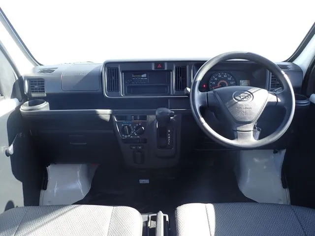 サンバーバン（スバル）の車両写真