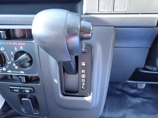 サンバーバン（スバル）の車両写真