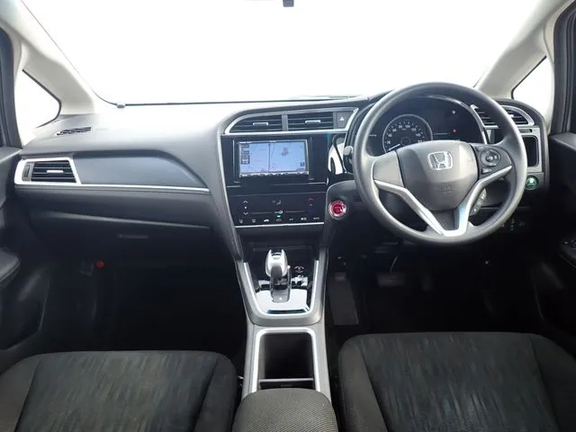 ホンダ　シャトル　ハイブリッド