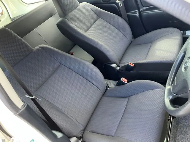 プロボックスバン 4WD(トヨタ)の車両写真