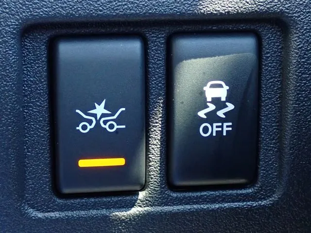 ニッサン　マーチ