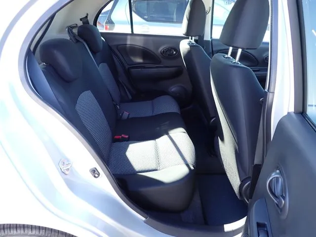 ニッサン　マーチ