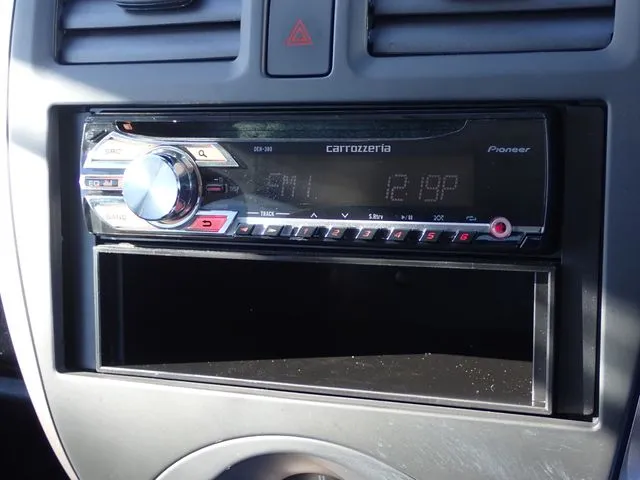 ニッサン　マーチ