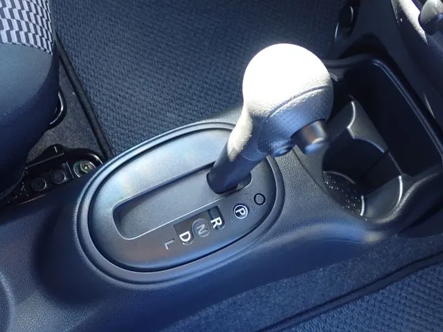 ニッサン　マーチ