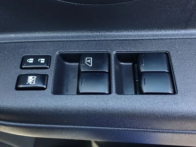 ニッサン　マーチ