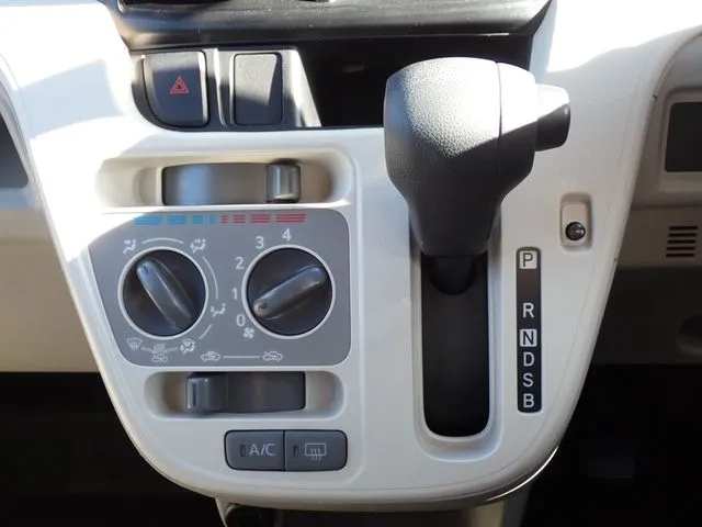 ムーヴ（ダイハツ）の車両写真