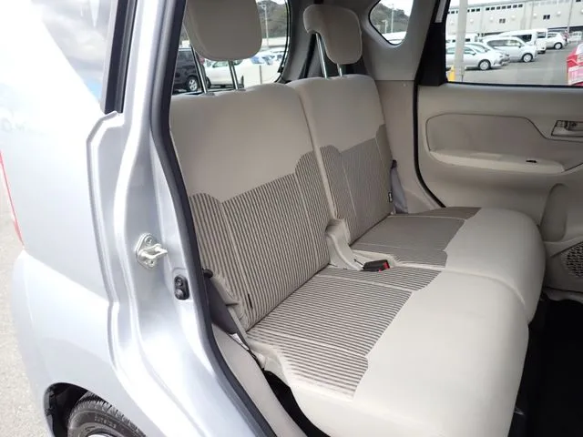 ムーヴ（ダイハツ）の車両写真