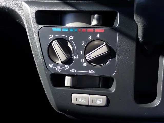 ダイハツ　ミラ　イース