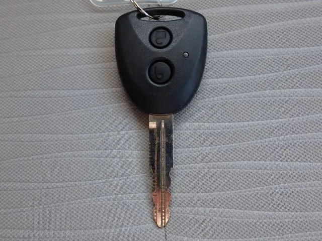 ダイハツ　ミラ　イース