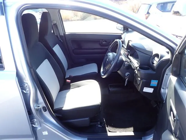 ダイハツ　ミラ　イース